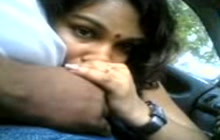 Indian hoe blowing a cock in the car